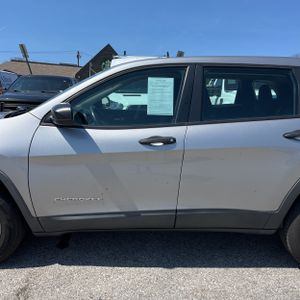 JEEP CHEROKEE SPORT - 4