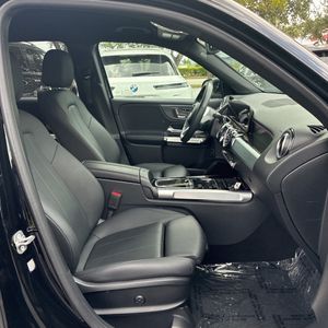 2025 Mercedes-BENZ GLB 缩略图 31