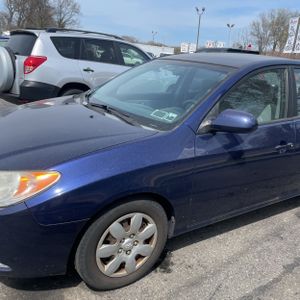 HYUNDAI ELANTRA GLS - 2