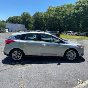 FORD FOCUS TITANIUM - 10
