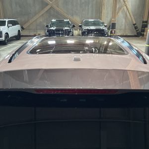 2023 Porsche MACAN T — миниатюра 16