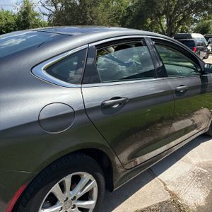 صورة 9 لـ 2016 Chrysler 200 LIMITED