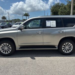2021 Lexus GX 460 BASE photo 4