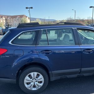 SUBARU OUTBACK BASE - 9