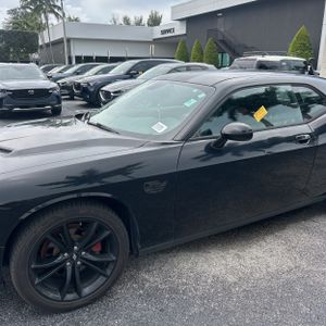 صورة 2 لـ 2017 Dodge CHALLENGER SXT