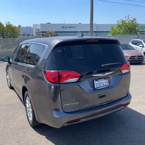 CHRYSLER PACIFICA TOURING - 5