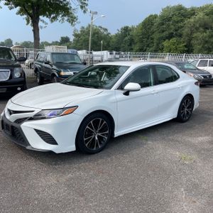 2020 Toyota CAMRY SE photo 4