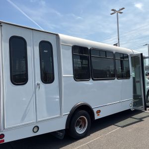 FORD E-450 CUTAWAY - 9