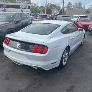FORD MUSTANG V6 - 7