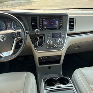 2020 Toyota SIENNA XLE 8-PASSENGER thumbnail 39