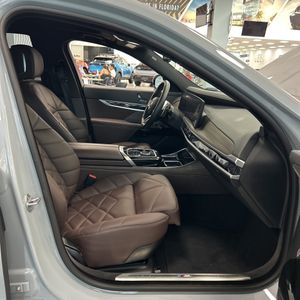 2025 BMW 740I XDRIVE 照片 31