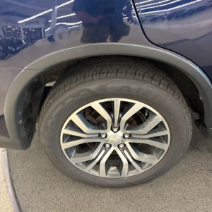 2018 Mitsubishi OUTLANDER SE — миниатюра 19