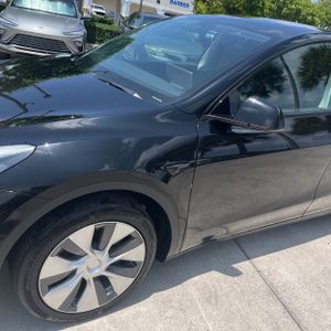 صورة 2 لـ 2021 Tesla MODEL Y STANDARD RANGE
