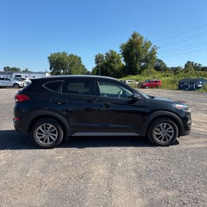 صورة 10 لـ 2017 Hyundai TUCSON SE