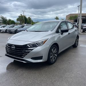 NISSAN VERSA 1.6 S - 1