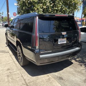 2019 Cadillac ESCALADE ESV LUXURY 照片 3