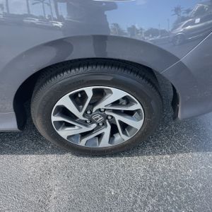 صورة مصغرة 18 لـ 2019 Honda CIVIC LX