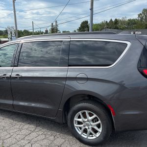 2022 Chrysler PACIFICA TOURING L — фото 6