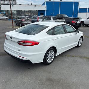 FORD FUSION HYBRID SE - 8