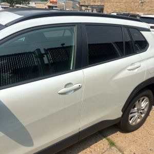 2023 Toyota COROLLA CROSS LE photo 3
