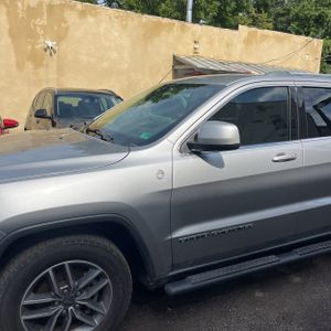 صورة 2 لـ 2019 JEEP GRAND CHEROKEE LAREDO E