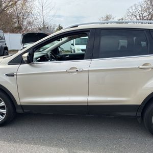 FORD ESCAPE TITANIUM - 4