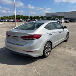 صورة 8 لـ 2017 Hyundai ELANTRA LIMITED