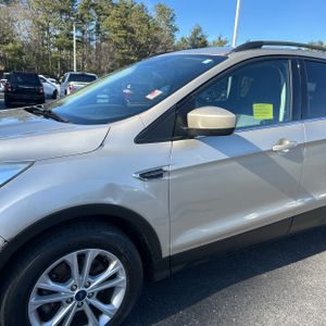 FORD ESCAPE SE - 2