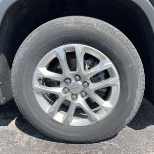 2023 Chevrolet TRAVERSE LS — миниатюра 20