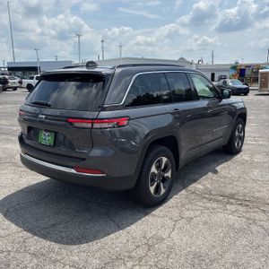 2025 JEEP GRAND CHEROKEE 4XE 照片 8