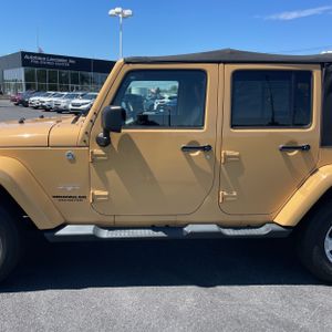 JEEP WRANGLER UNLIMITED SAHARA - 4
