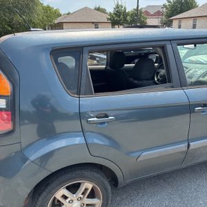 2011 KIA SOUL + 照片 9