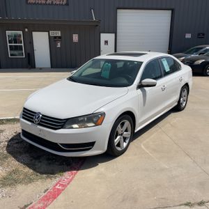 2013 Volkswagen PASSAT SE 照片 1