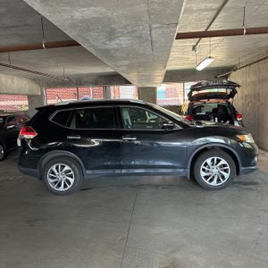 2015 Nissan ROGUE SL 照片 10