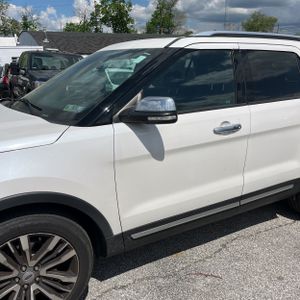FORD EXPLORER PLATINUM - 2