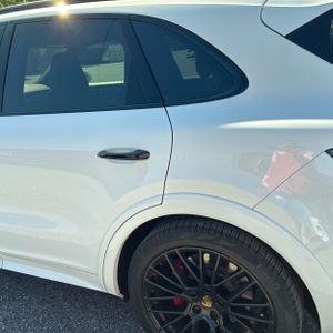 صورة 6 لـ 2021 Porsche CAYENNE GTS