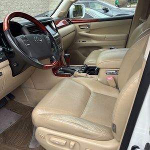 2008 Lexus LX 570 BASE 照片 32