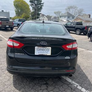 FORD FUSION SE - 7
