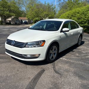VOLKSWAGEN PASSAT 1.8T S - 1