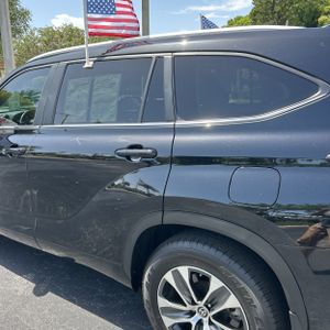 صورة 6 لـ 2023 Toyota HIGHLANDER XLE