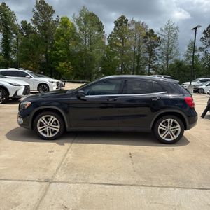 MERCEDES-BENZ GLA - 3