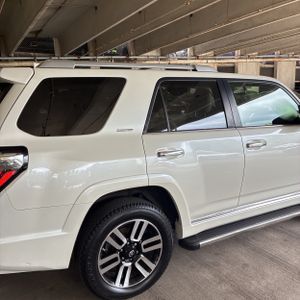 2016 Toyota 4RUNNER LIMITED photo 9