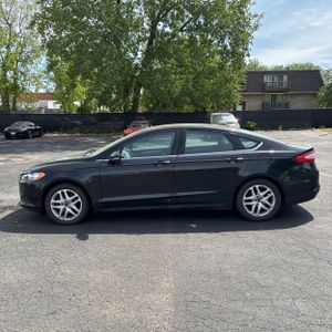 FORD FUSION SE - 3