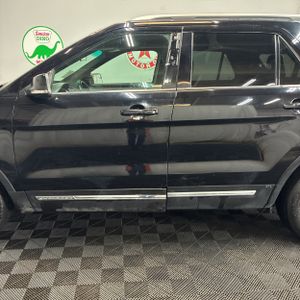 FORD EXPLORER XLT - 4