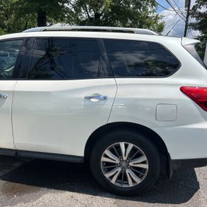 2017 Nissan PATHFINDER SV 照片 6