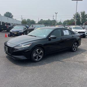 2023 Hyundai ELANTRA SEL photo 4