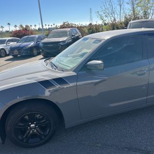 DODGE CHARGER SXT - 2