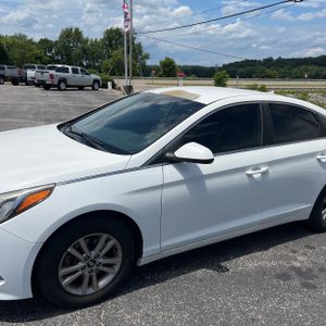 صورة 2 لـ 2016 Hyundai SONATA SE
