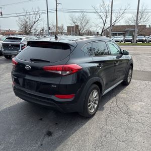 HYUNDAI TUCSON SE PLUS - 8