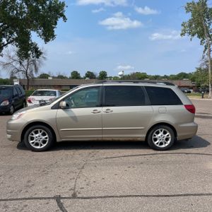 صورة 3 لـ 2005 Toyota SIENNA XLE 7 PASSENGER